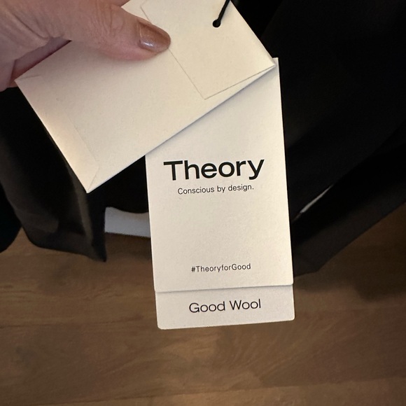 Theory Carissa Blazer in Good Wool - Picture 7 of 7